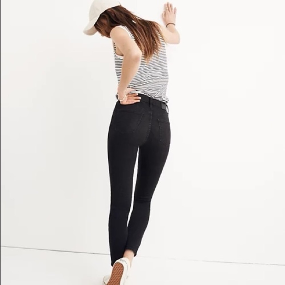Madewell 9 inch high rise skinny  black ankle jeans in size 24.